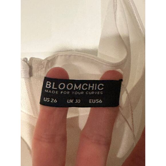 BloomChic Tropical Print Pocket Belted Cami Romper Plus Size 26 Resort NWT vacy - Picture 7 of 8